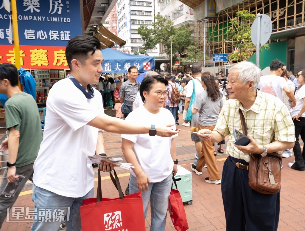 透過這次英歌舞快閃巡演,市民加深了對潮汕文化的認識,並期待六月的「香港潮州節」。