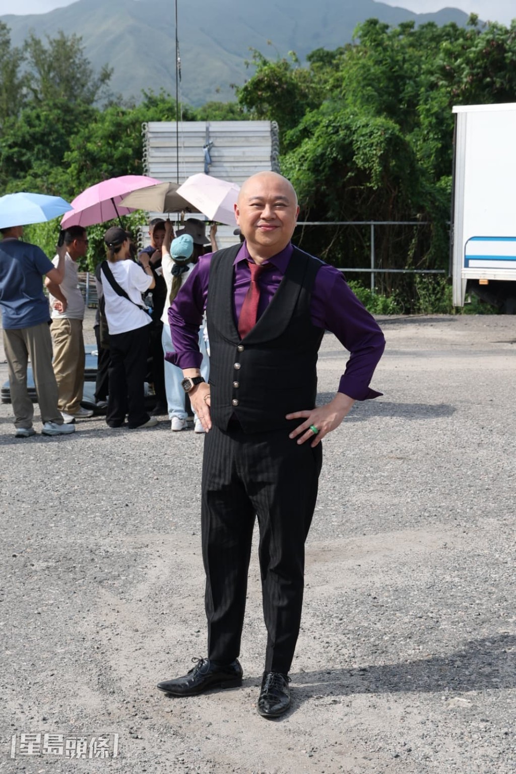 Bob笑言:「原本劇組好像也想我吊威也,但我上去就要用4、5條鋼絲,成本太高了!」