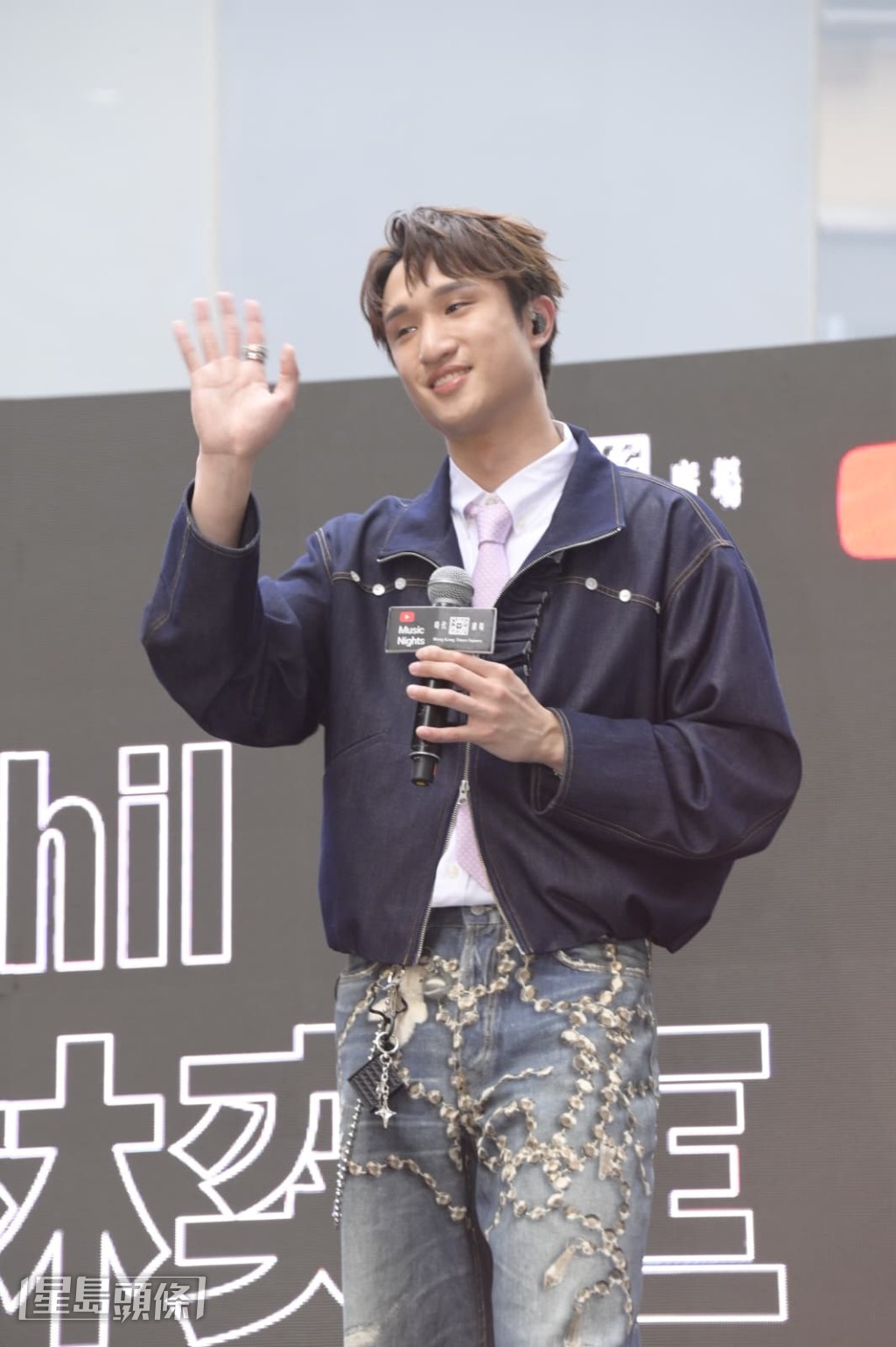 蔡俊彥獻出歌手生涯的首次公開演出。