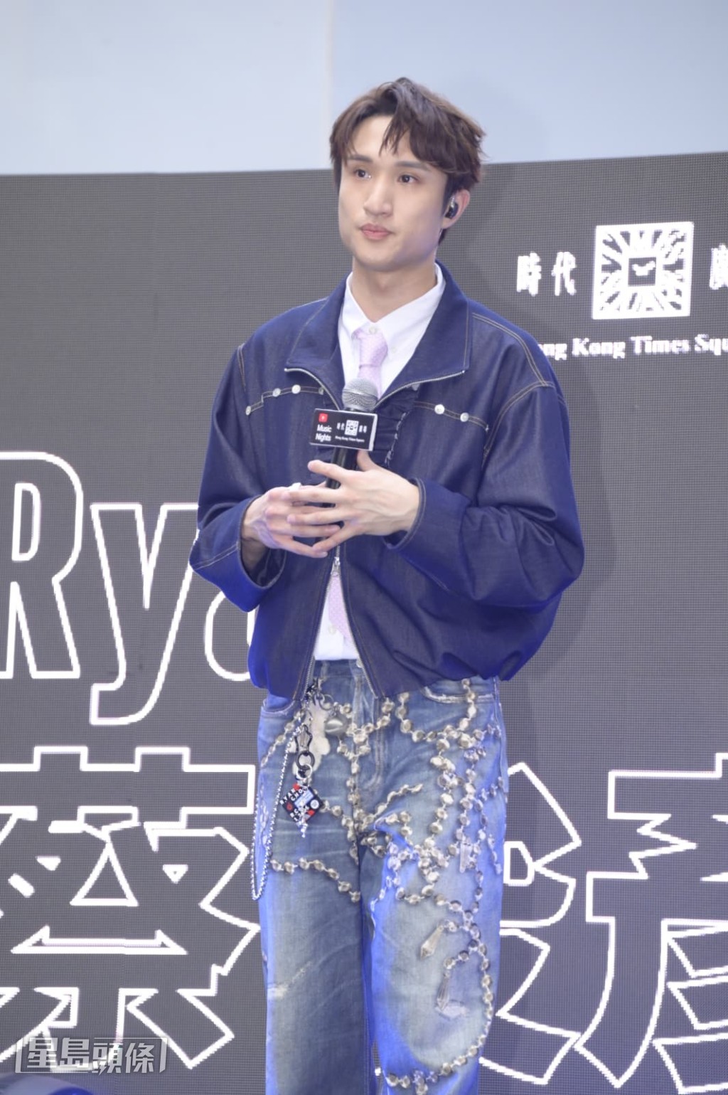 蔡俊彥的青澀舞台表現獲得觀眾好感。