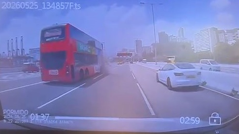 青葵公路巴士與工程車相撞 逾20人受傷