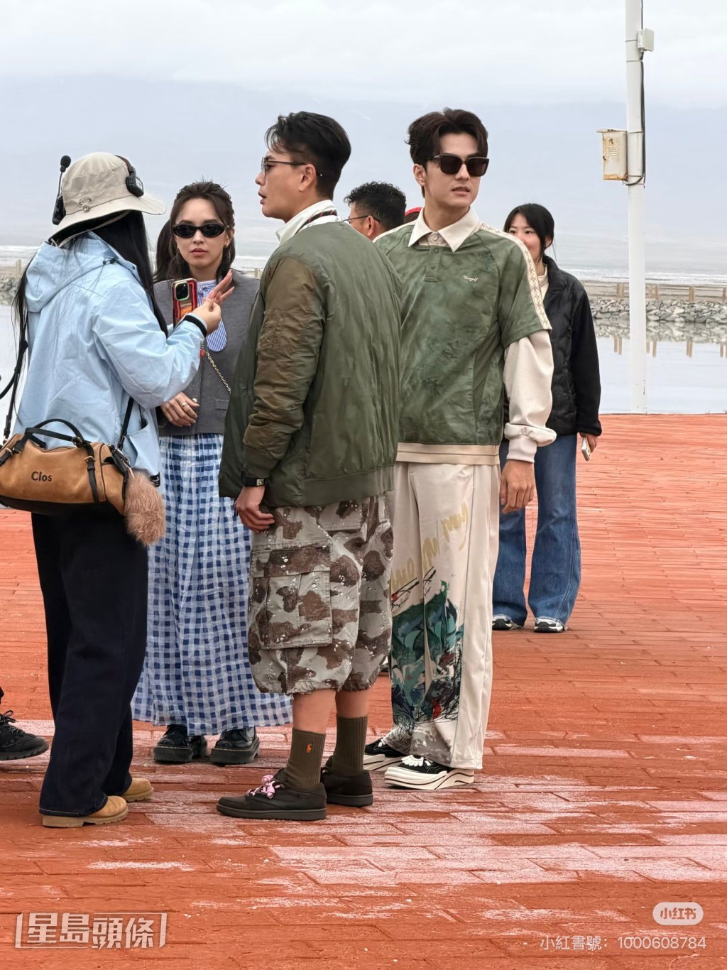 不少途人見到他們都忍不住大叫「哇!太帥了」。