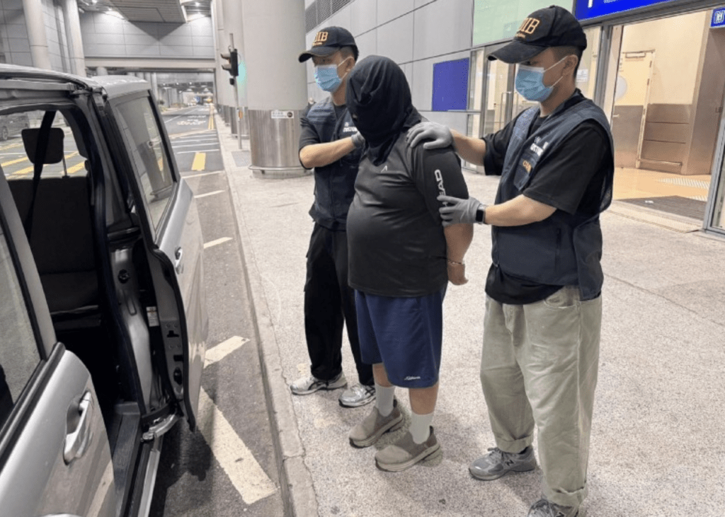香港海關機場連破兩宗販毒案 檢獲市值885萬元毒品拘兩男