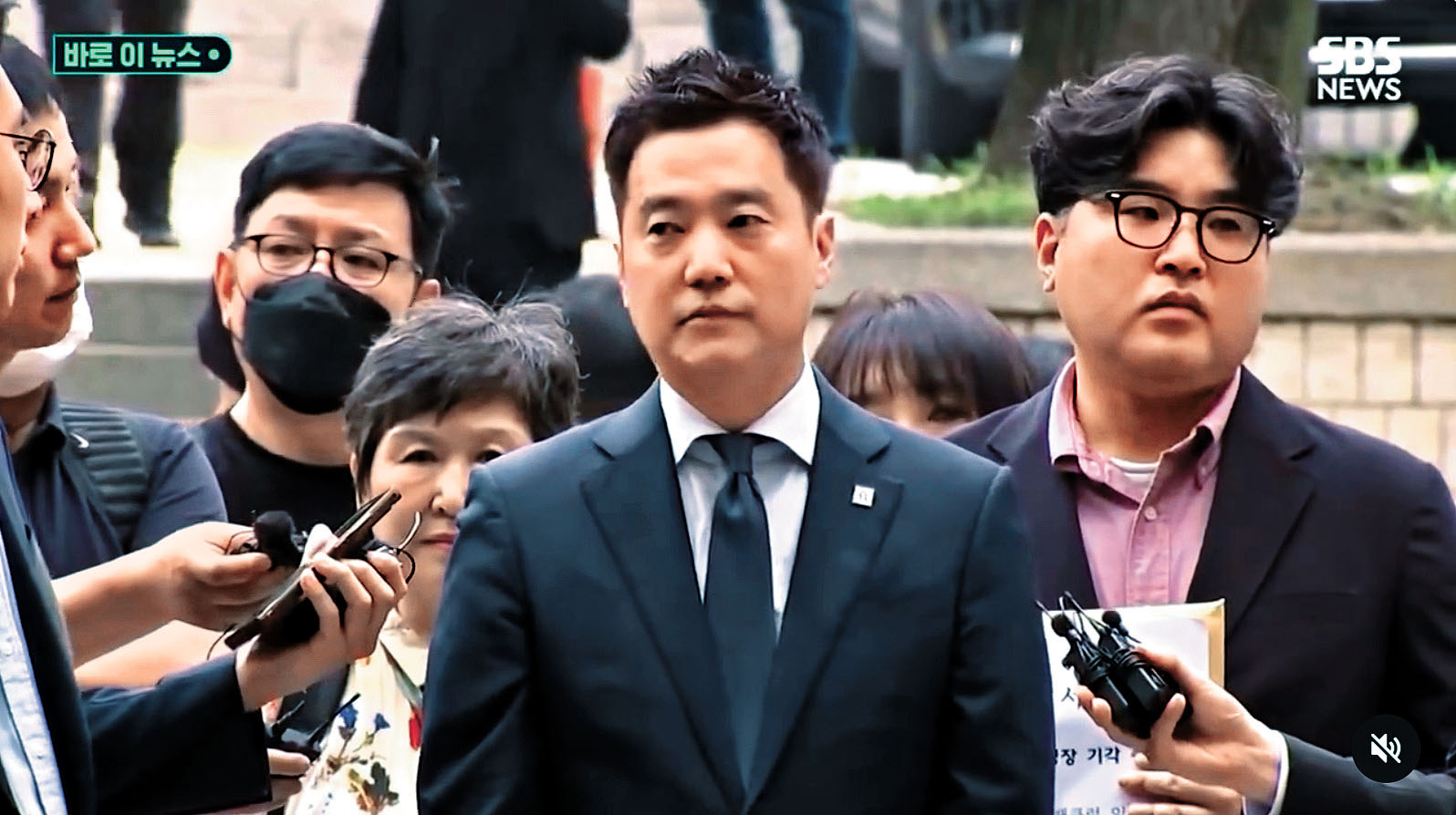 ■金世義昨日到法院接受羈押前審問，他否認所有指控。