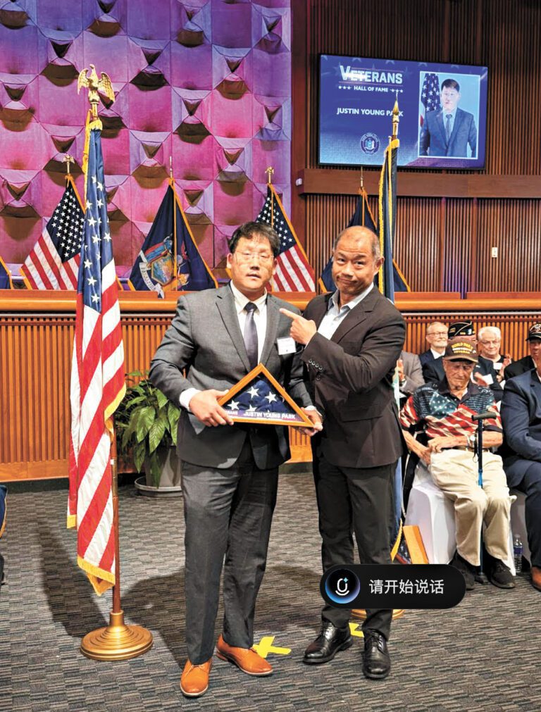 劉醇逸表彰皇后區退伍軍人朴賈斯汀，納入州參議會名人堂。 劉醇逸辦公室