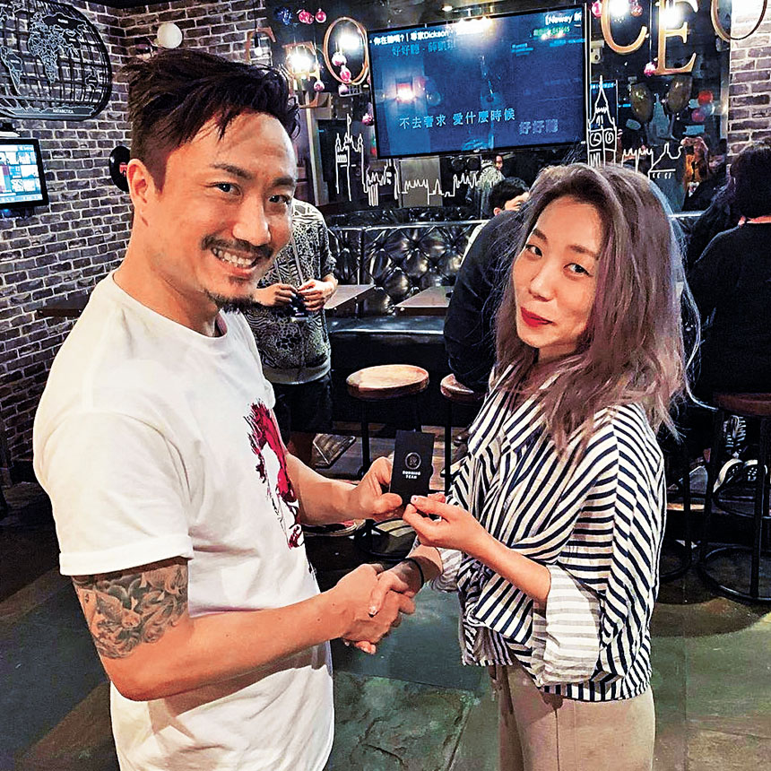 有傳鄭中基的前經理人何慶湘曾介入他的婚姻。