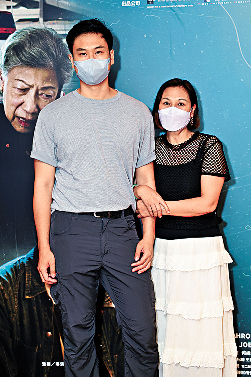 倖存者易小玲的兒子招子陽擔任新戲攝影師。