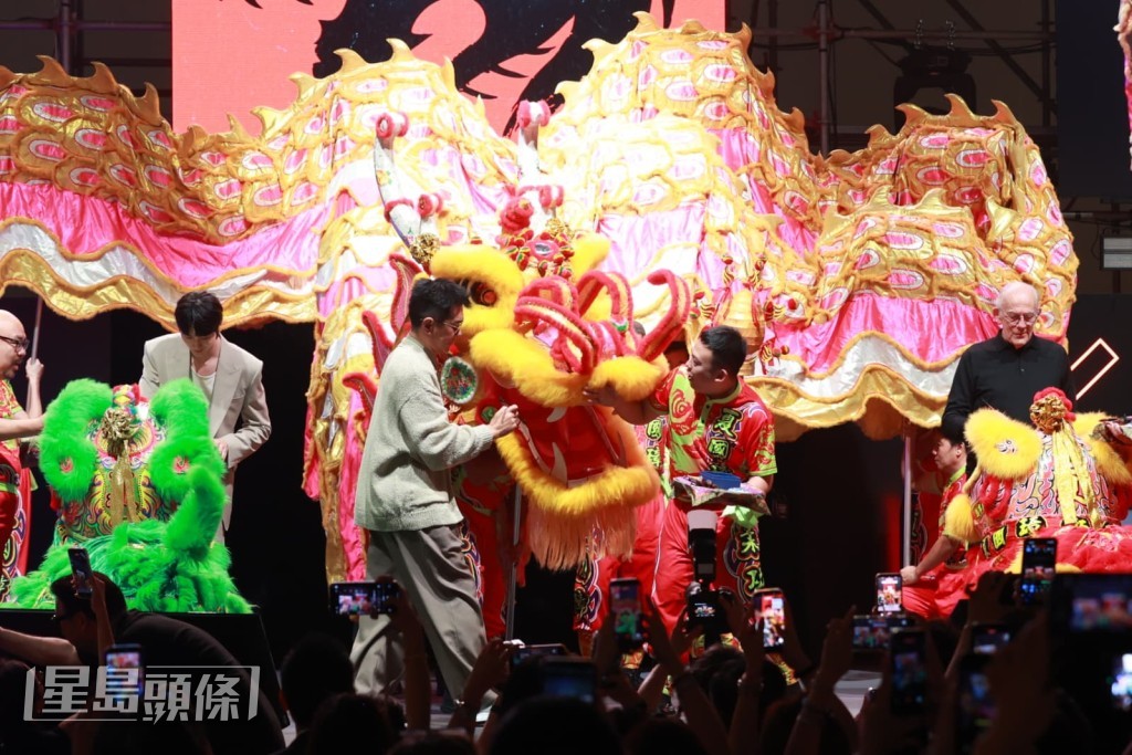 古天樂親力親為參與活動流程。