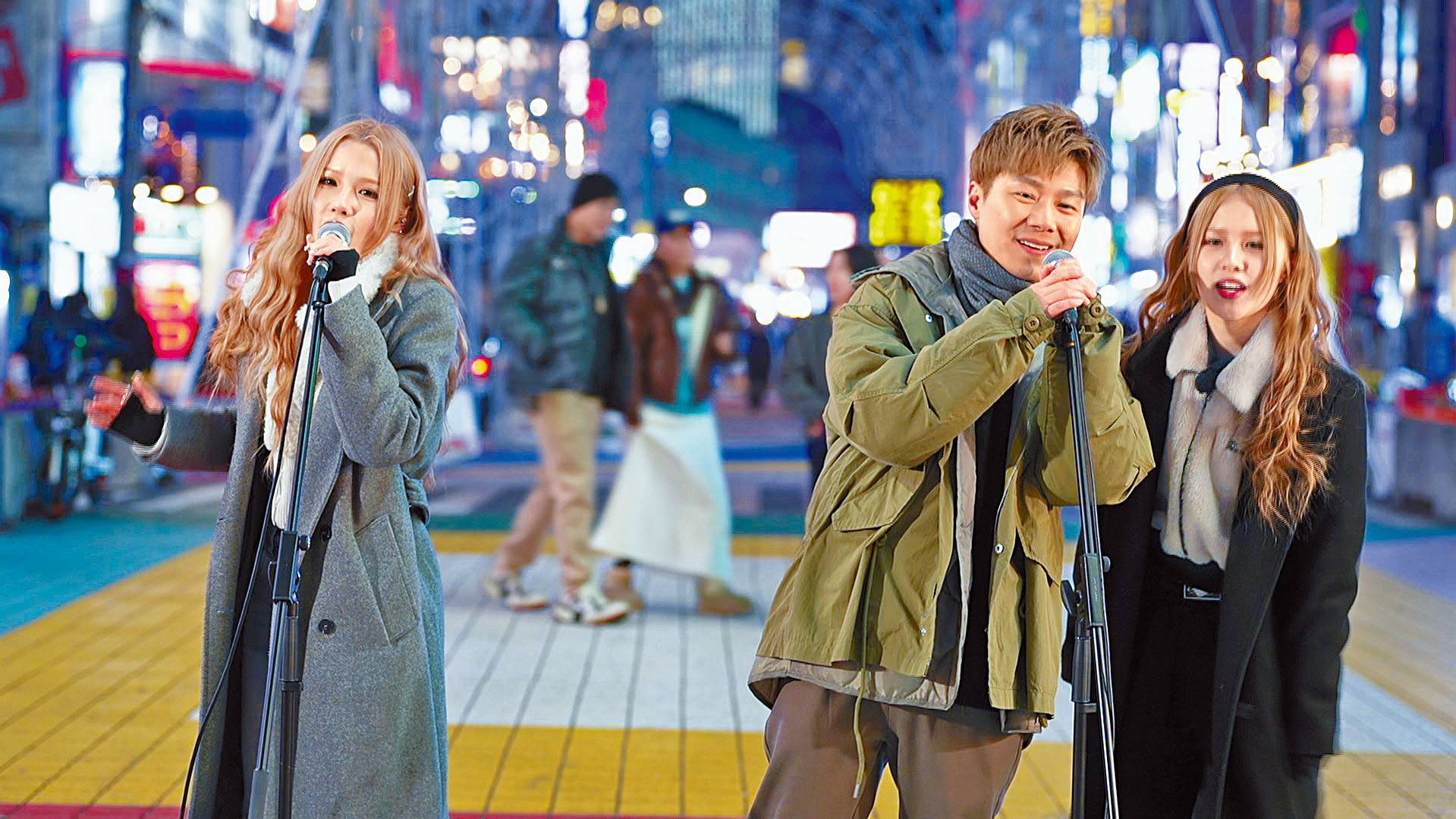 Jarvis與JJBABY踩入弘大Busking。