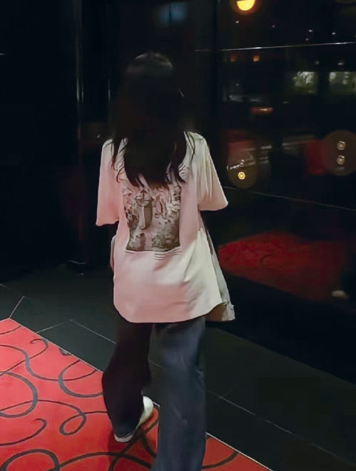 小玥兒背影氣質，網贊「根本大S翻版」。網上圖片