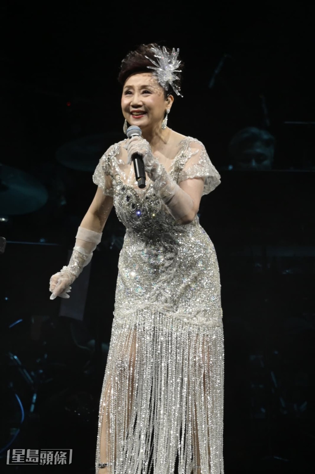 張德蘭在紅磡體育館舉行《相識是緣份》演唱會,紀念入行60年。