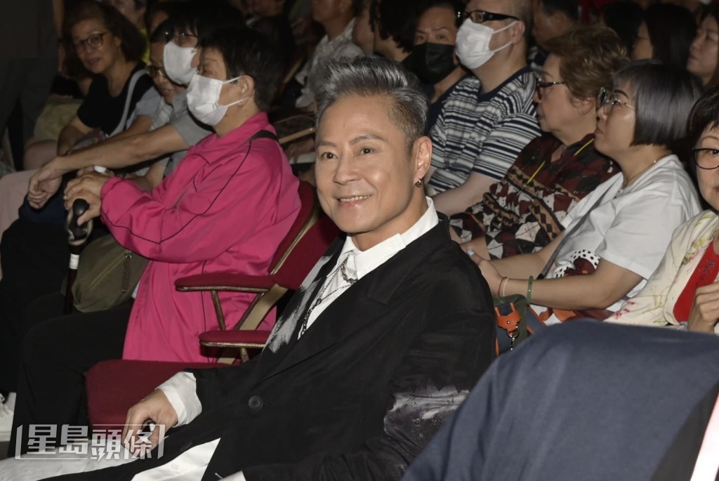 歌手蔡一傑亦是座上客。
