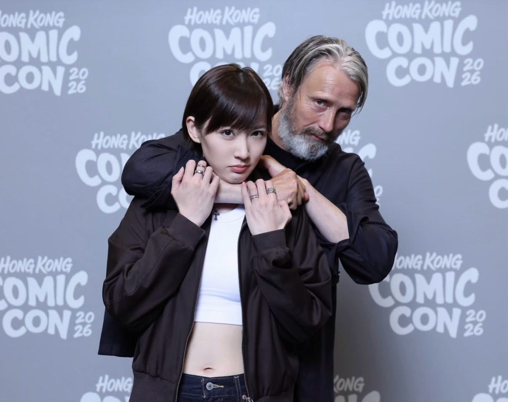 吳海昕亦有與Mads Mikkelsen合照留念。