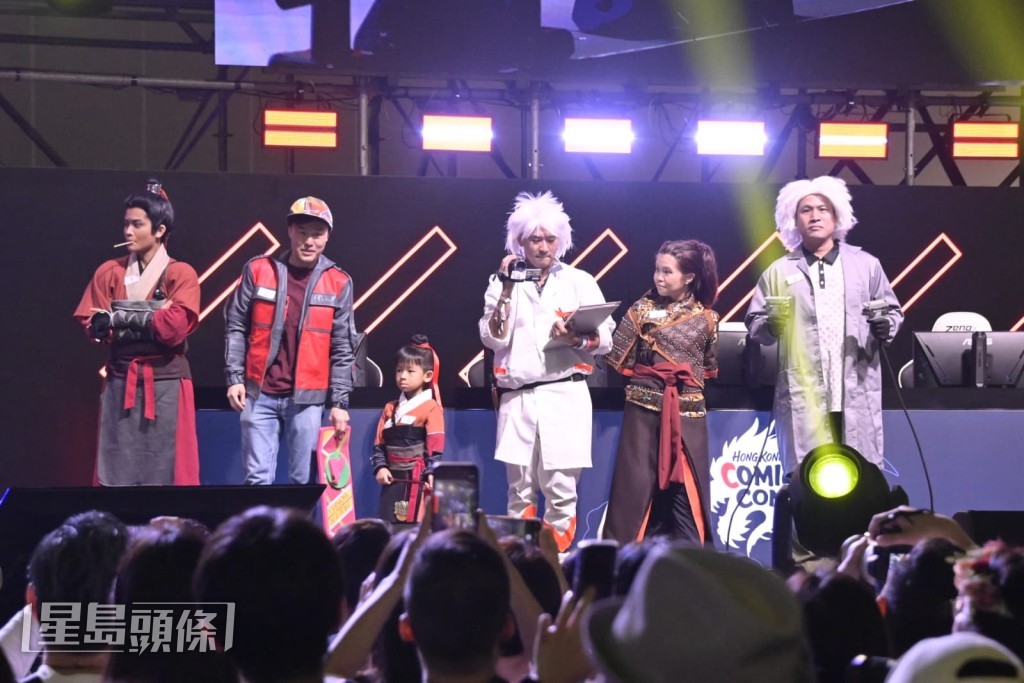 最終由迷你項少龍及扮演Marty McFly的Cosplayer勝出。