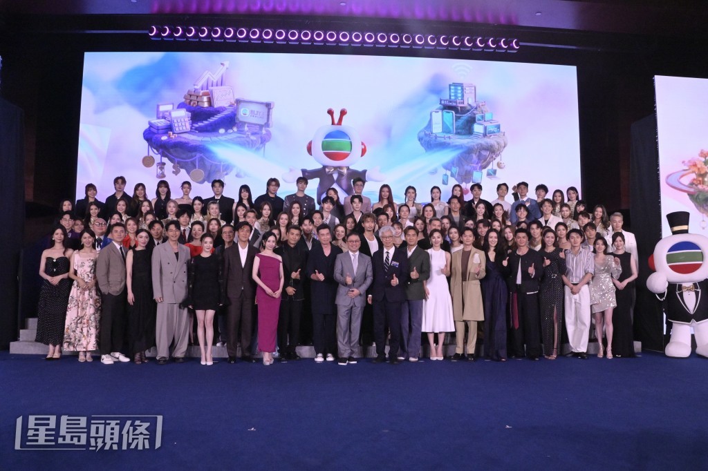 提及早前在節目巡禮中站中心位置,龔嘉欣指這是跟從公司的安排。