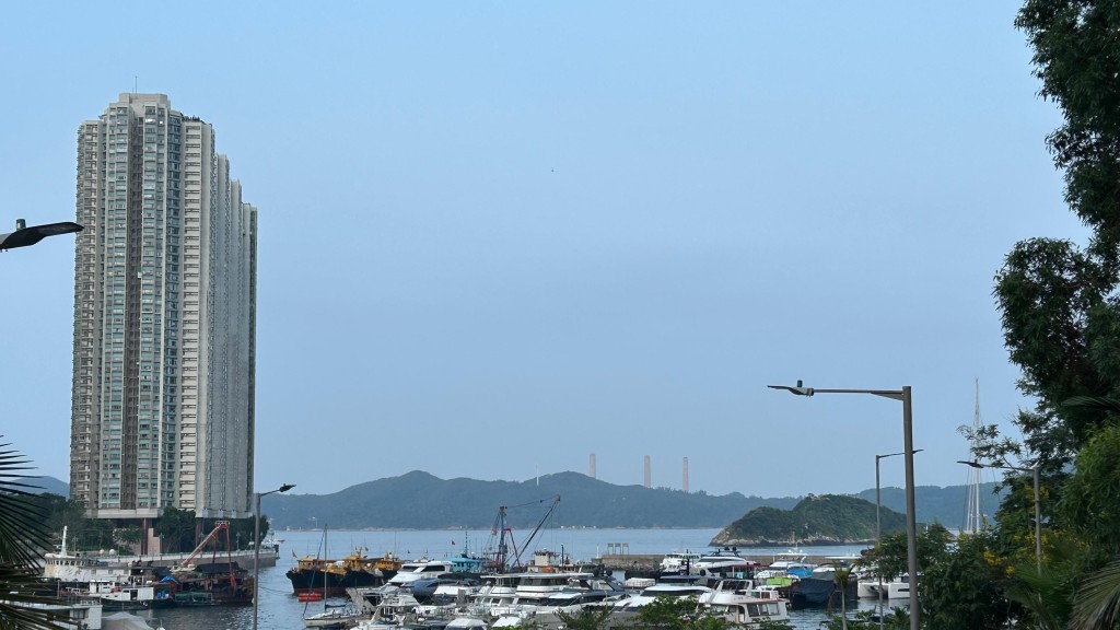 天文台預測今日天氣炎熱 短暫陽光後驟雨雷暴增多