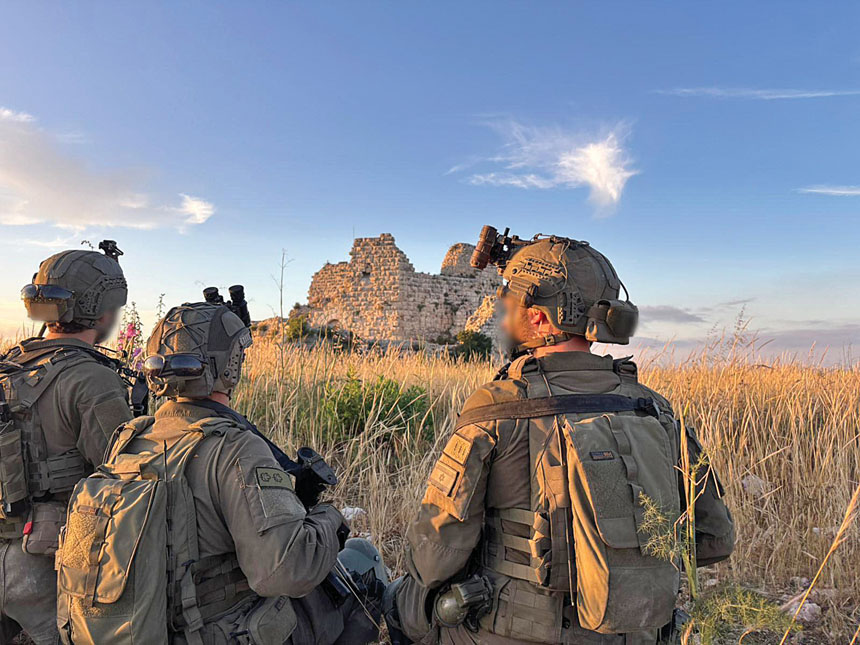 這張以軍5月31日發布的照片顯示，以軍在黎巴嫩南部博福特嶺開展軍事行動，已佔領戰略要地博福特城堡。新華社