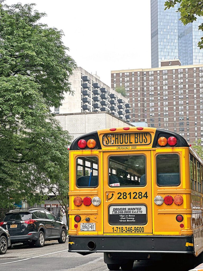 校車示意圖。