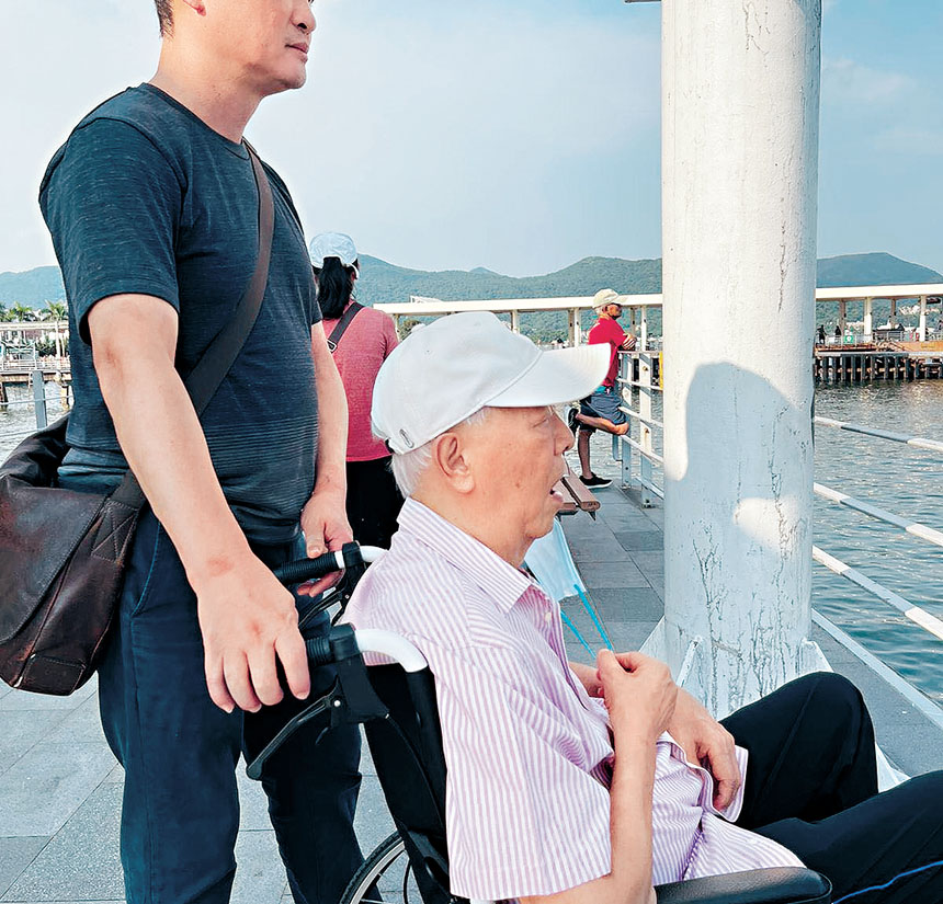 King Sir最後一次露面,是去年在西貢碼頭悠閒看海。