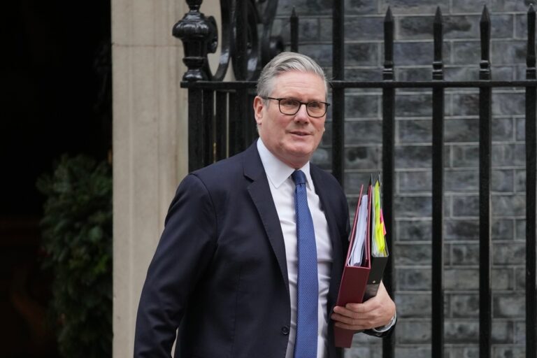 英國去年淨移民數創2012年以來新低