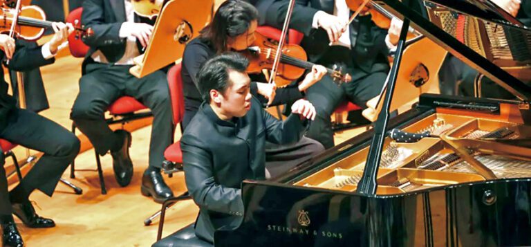 黎卓宇同上海交響樂團合作演出。 主辦方提供