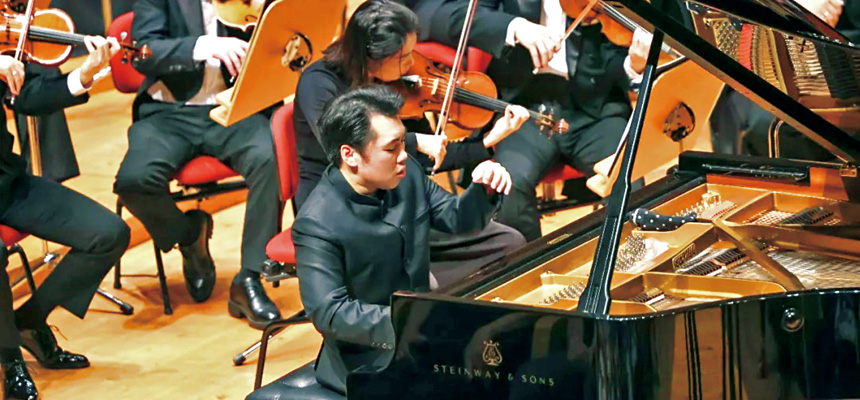 黎卓宇同上海交響樂團合作演出。 主辦方提供