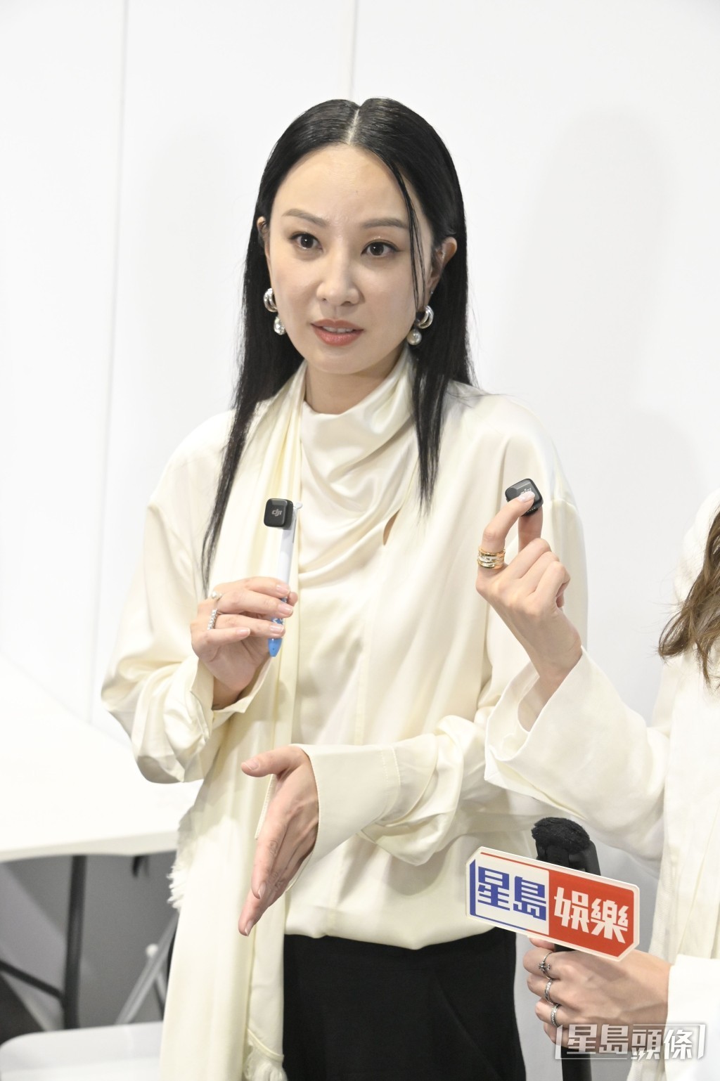 鄭希怡慶幸父親不重男輕女，反而是重女輕男。