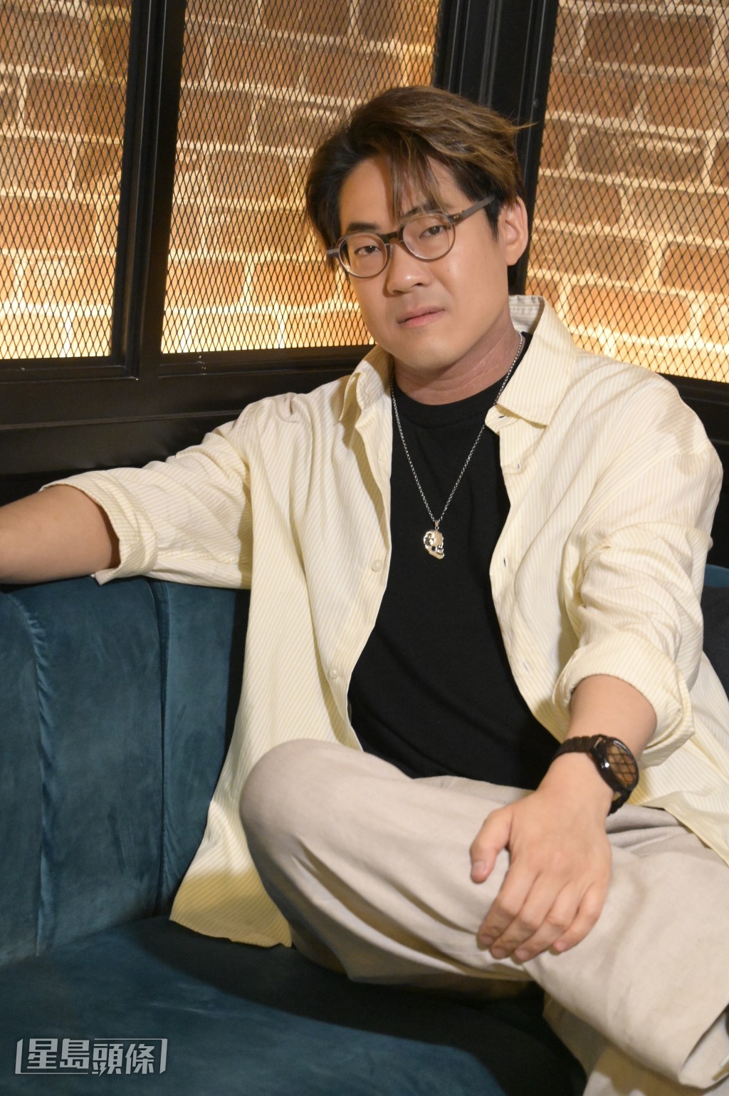 投身演藝事業前,羅啟豪曾是一名專業平面設計師。