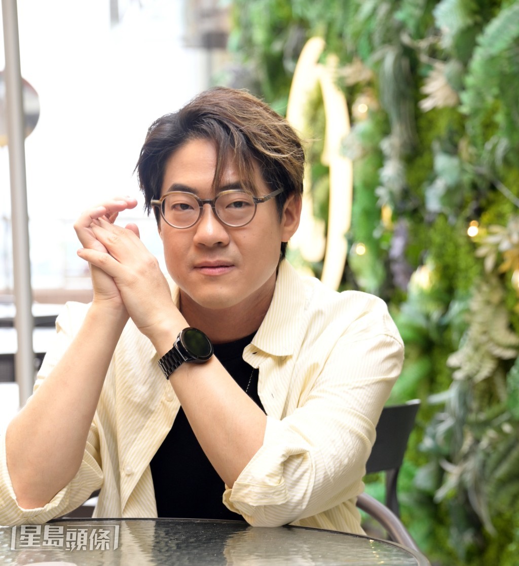 談到挑選畫作的準則,羅啟豪坦言除了美觀,作品更需要觸動他。