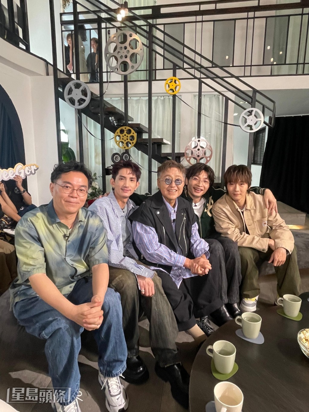 在劇中，由Lokman、Alton和阿Dee組成的劇團「紅白藍」正處於解散邊緣。