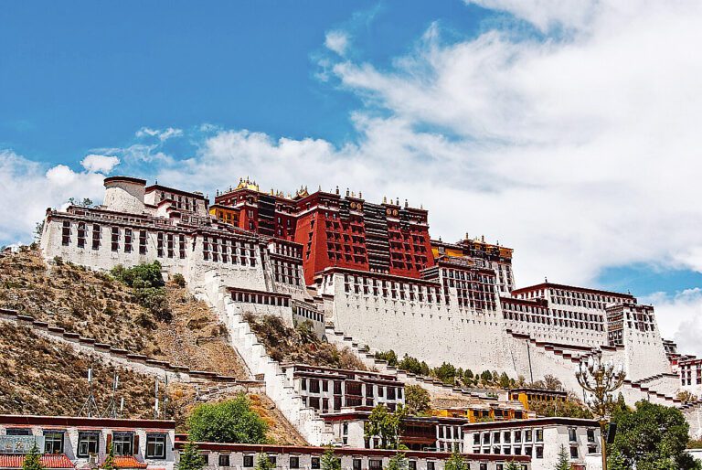 世界屋脊神秘西藏，舉世無雙高原風光   中國青旅青藏鐵路天路之旅十二天