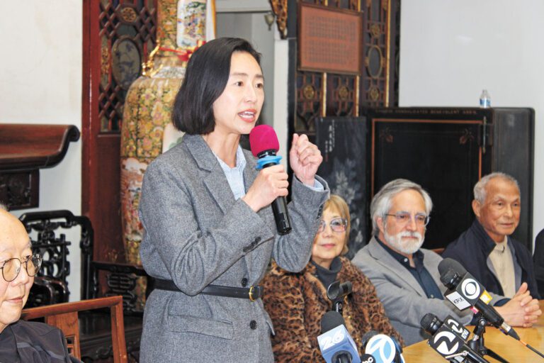 陳詩敏選後出席華埠中華總會館舉行的選後答謝活動，感謝華裔社區在初選鼎力支持。本報資料圖/記者陳程威攝