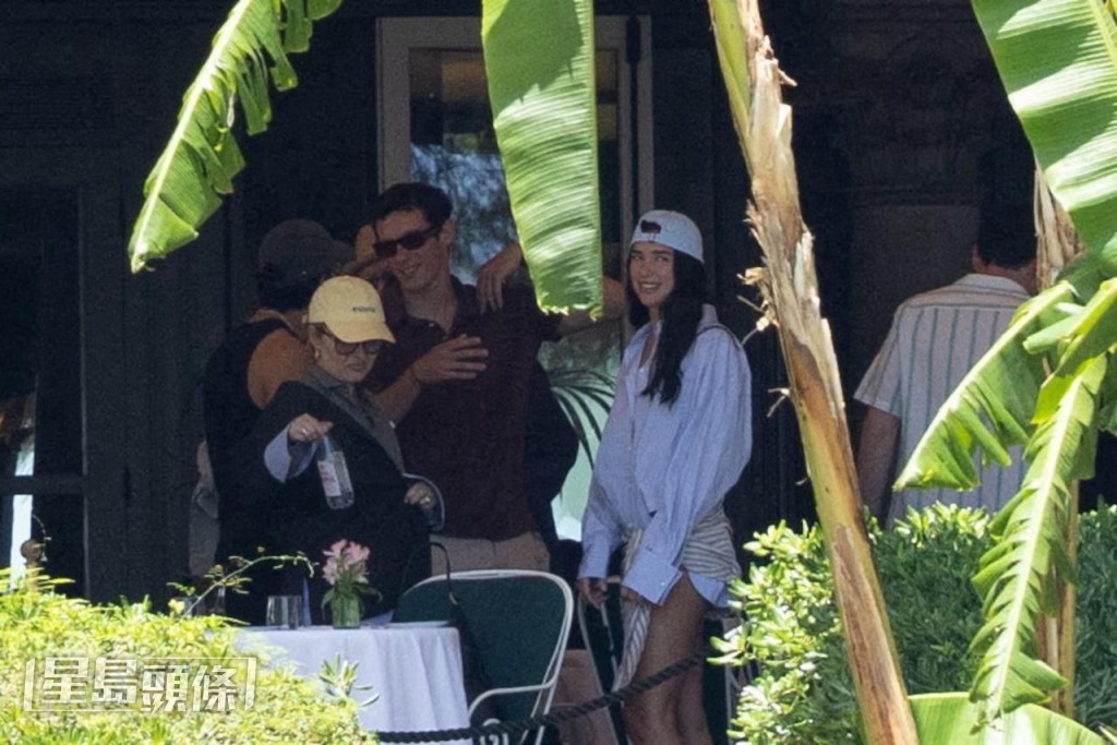 周四,Dua Lipa和Callum Turner已飛抵西西里準備婚禮。