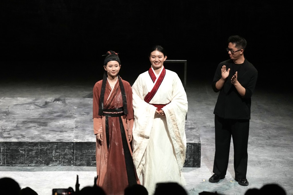 黎玉清笑言，最大的挑戰是要在兩位靚女旁邊演繹最美的一位。