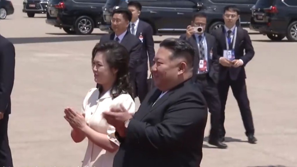習近平抵達平壤展開國事訪問 金正恩伉儷親赴機場迎接