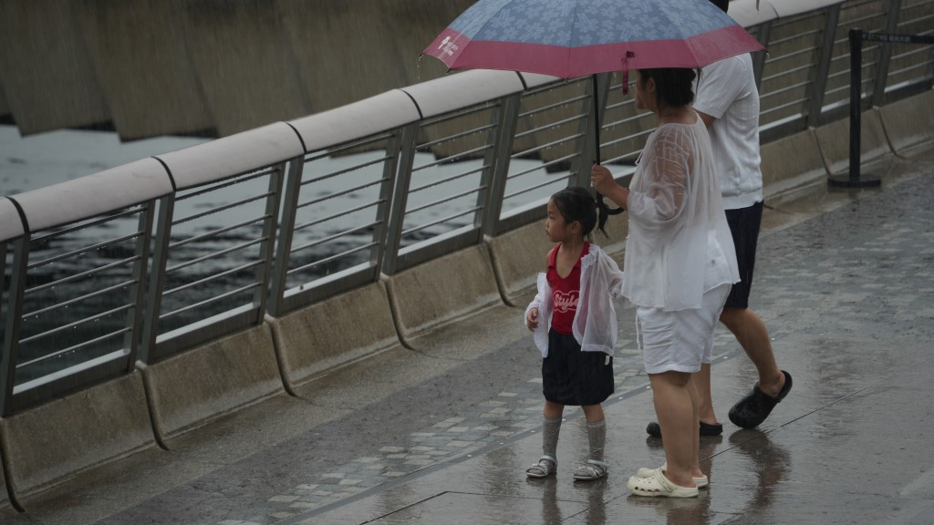 天文台：雷雨區正影響本港 未來一兩小時廣泛地區或有大雨