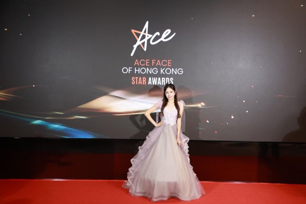 2022年,Lenna T.在《ACE演藝模特大賽》奪得演藝組季軍後加盟ACE娛樂。