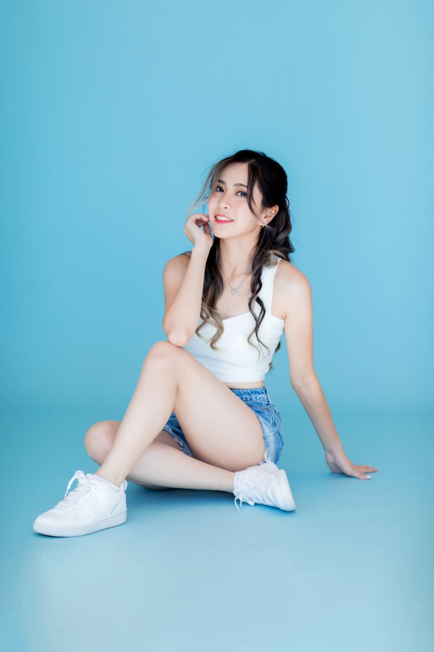 Lenna T.的甜美造型同樣吸引。