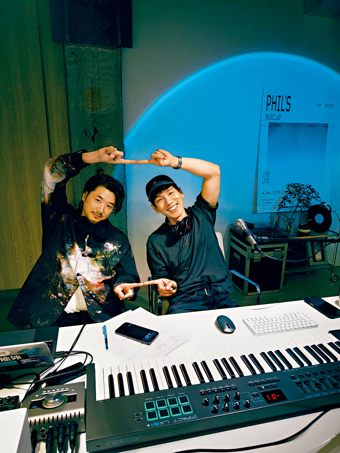 與音樂監製Edward Chan在「Phil’s Music Lab」大玩月口直希望跟大家分享創作音樂過程，這次的「Phil’s Music Lab」活動可向粉絲展示其創作空間。