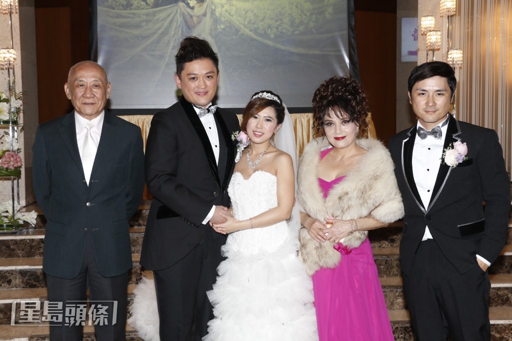 2016年,李泳漢與圈外女友結婚時筵開20席,弟弟李泳豪(圖右)亦有到賀。