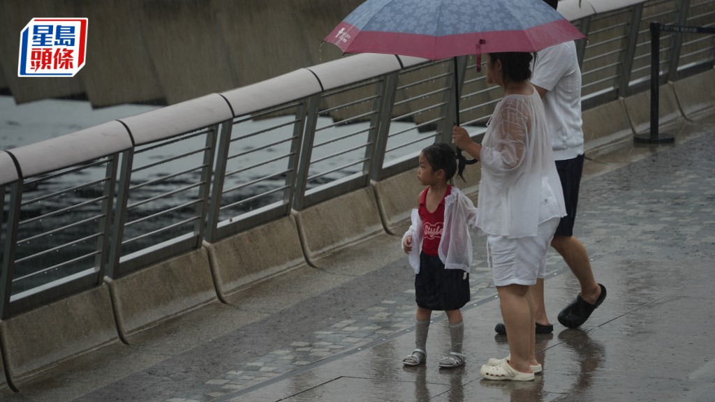 天文台發出今年首個黑色暴雨警告 沙田雨量逾百毫米 或現嚴重水浸