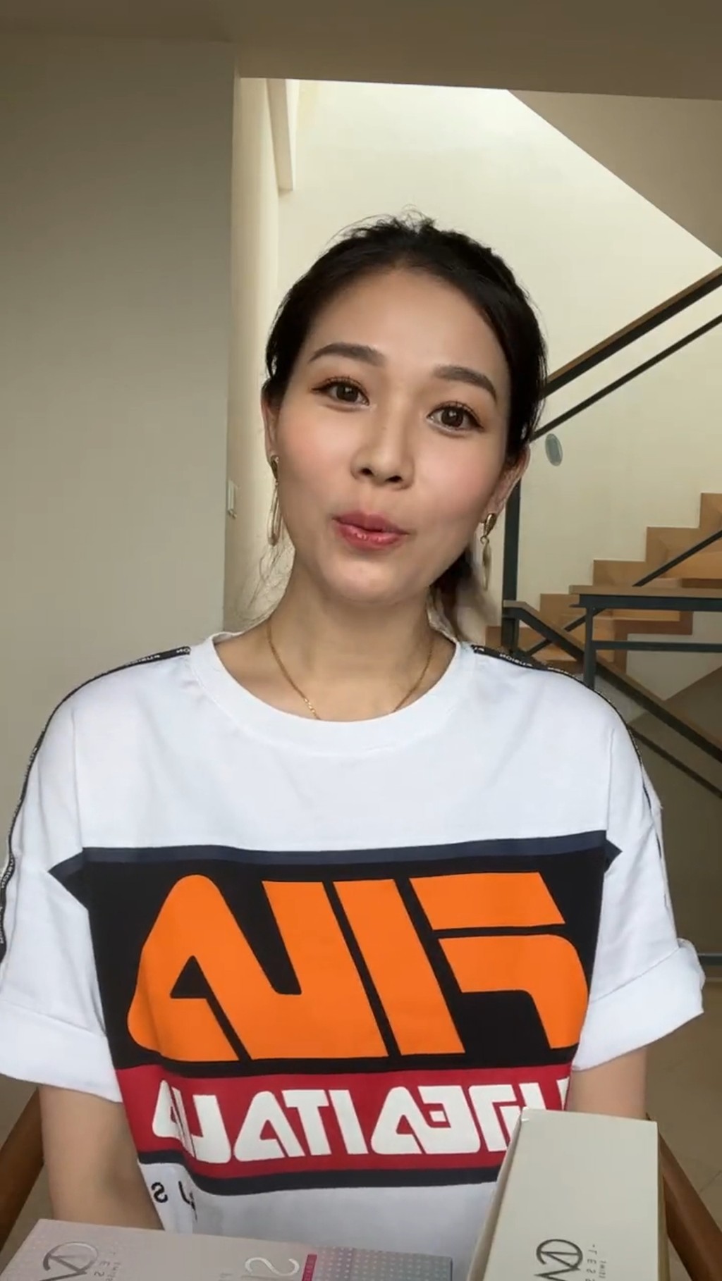 楊秀惠近年活躍於社交媒體，經常拍片分享近況。