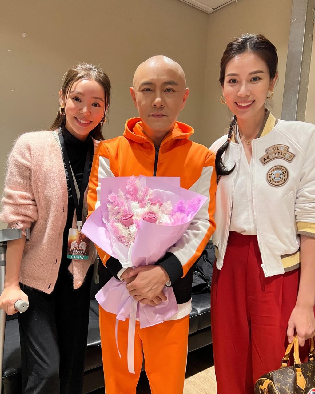 楊秀惠（右）曾與譚凱琪一同去支持「大帥哥」張衛健（中）的演唱會。