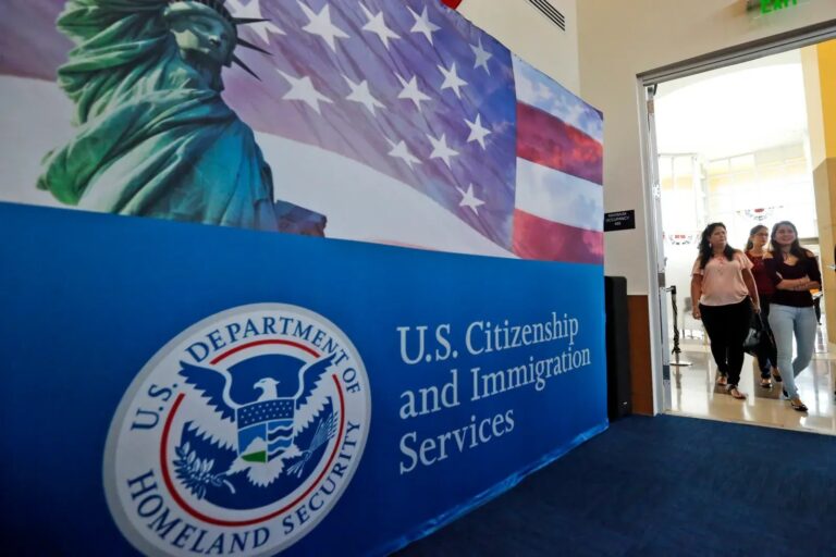 特朗普擴大除籍行動 17人恐失公民身分