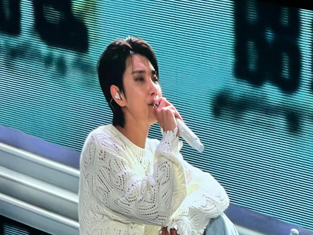 有成員大說廣東話與粉絲互動。