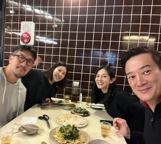 許茹芸在社交網站上分享與楊采妮的合影。