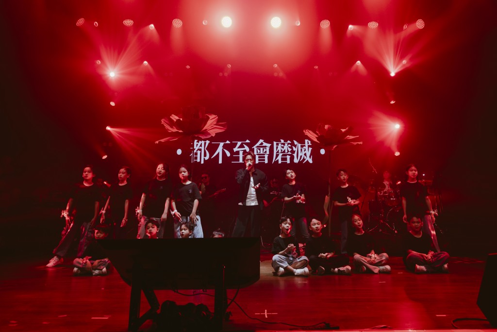吳卓羲在演出中越唱越有勁。