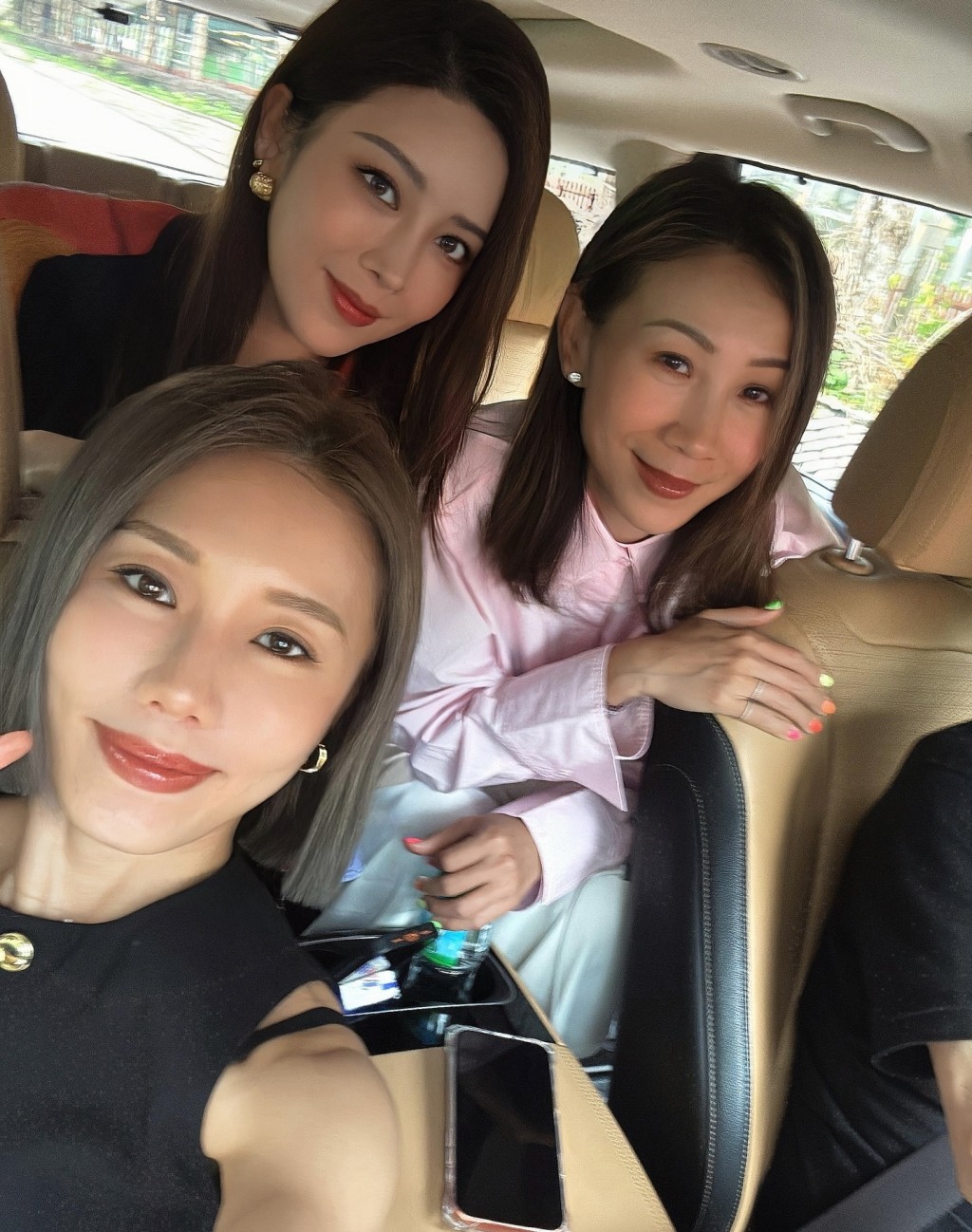 區文詩即使減少了幕前工作,生活依然悠閒愜意。