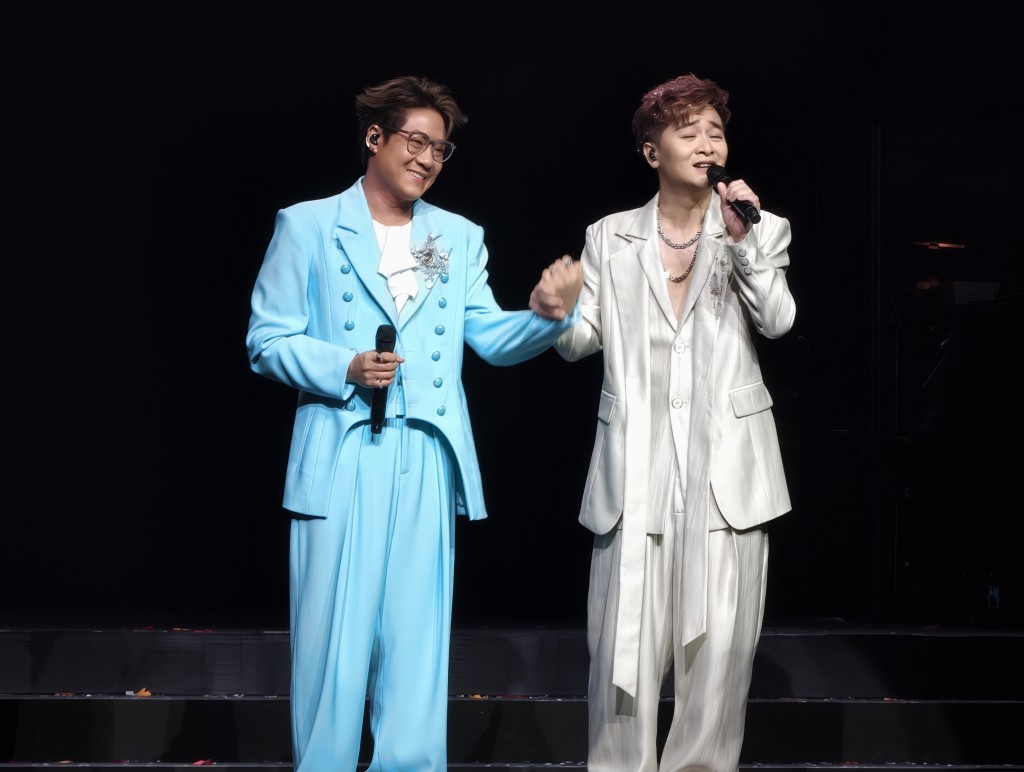 演唱會以二人的結緣歌曲《今天等我來》作結。