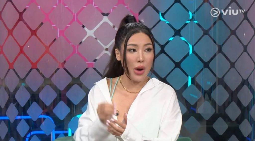 當時她曾在網上發起緊急眾籌,提供個人銀行帳戶並稱賣樓後還錢,卻引來網民嘲笑其「無腦」。